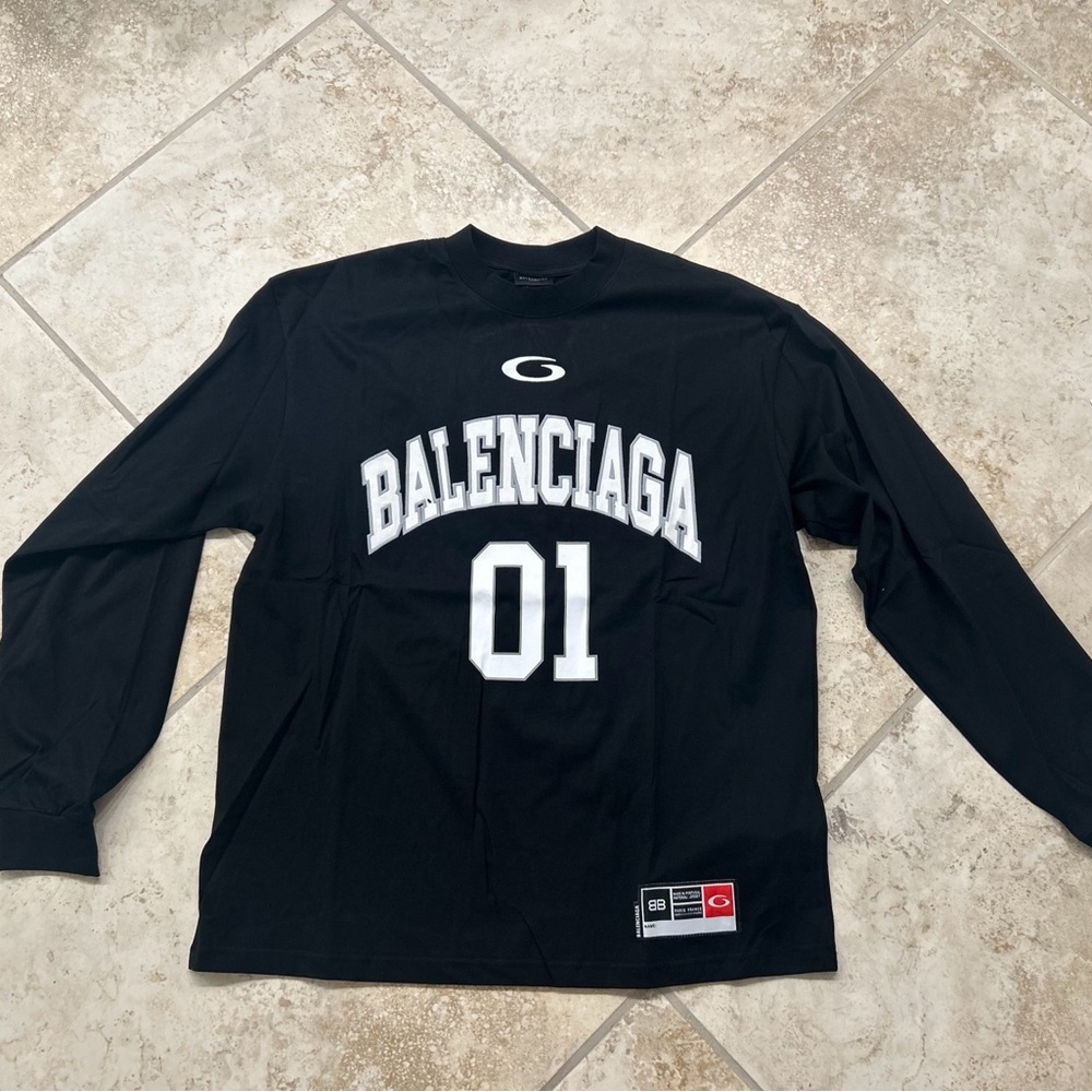 Balenciaga Basketball Series Oversized Long Sleeve Unisex
Size L